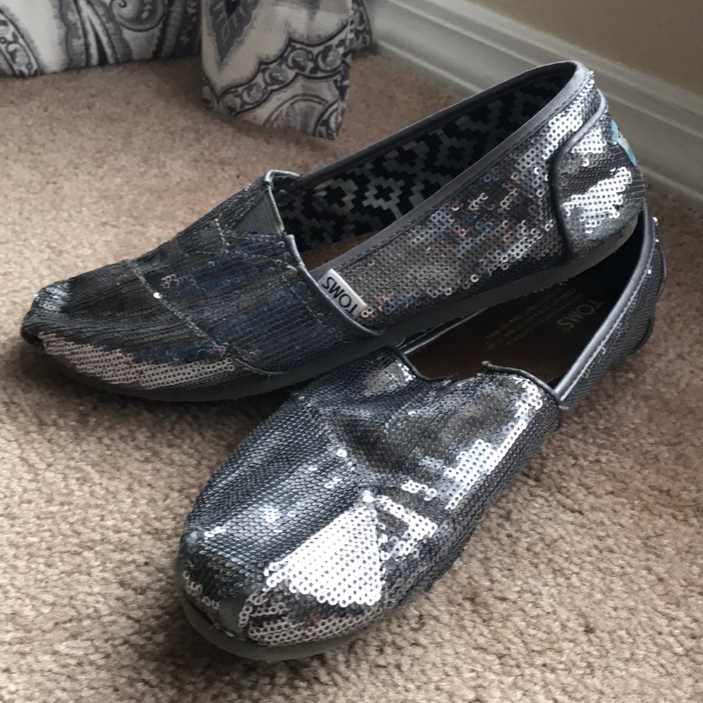 Toms